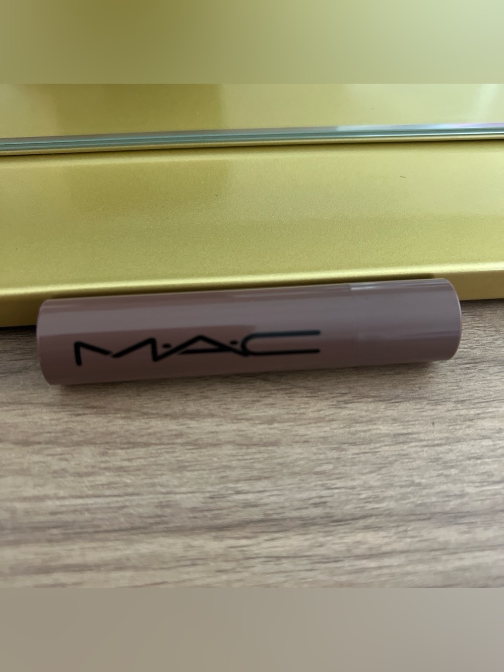 MAC Squirt Plumping Gloss Stick in Simulation